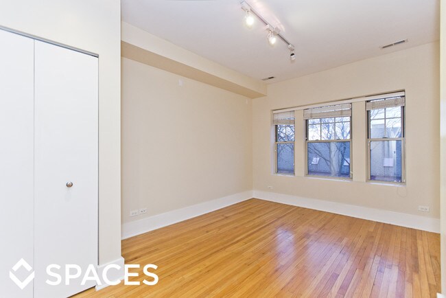Foto del edificio - 3449 N Wolcott Ave