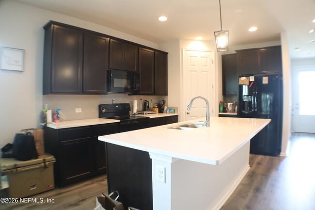 Foto del edificio - 5132 Sawmill Pt Wy