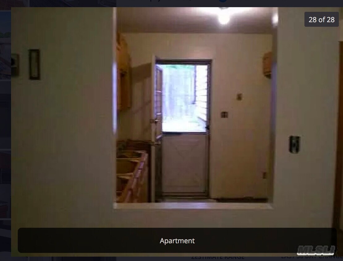 Private Entryway - 10 School St