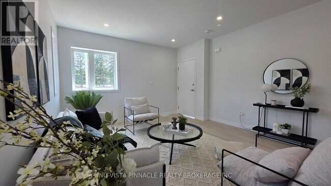 Photo du bâtiment - 1208 Fanshawe Park Rd E