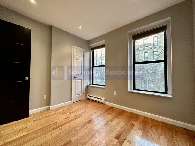 Foto del edificio - 350 Manhattan Ave