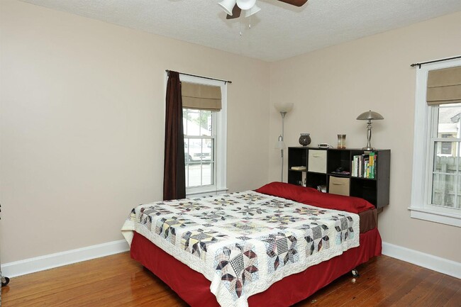 Foto del edificio - STUDENTS - Now Pre-Leasing for 26-27