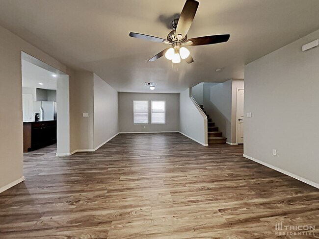 Building Photo - 40268 W Helen Ct