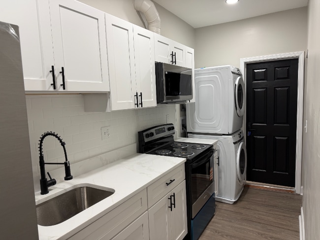 Photo - 617 Glenwood Ave Townhome