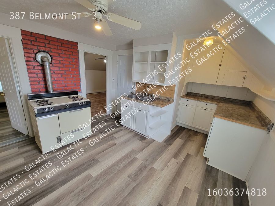 Primary Photo - East side spacious 3 bedroom 1 bath with b...