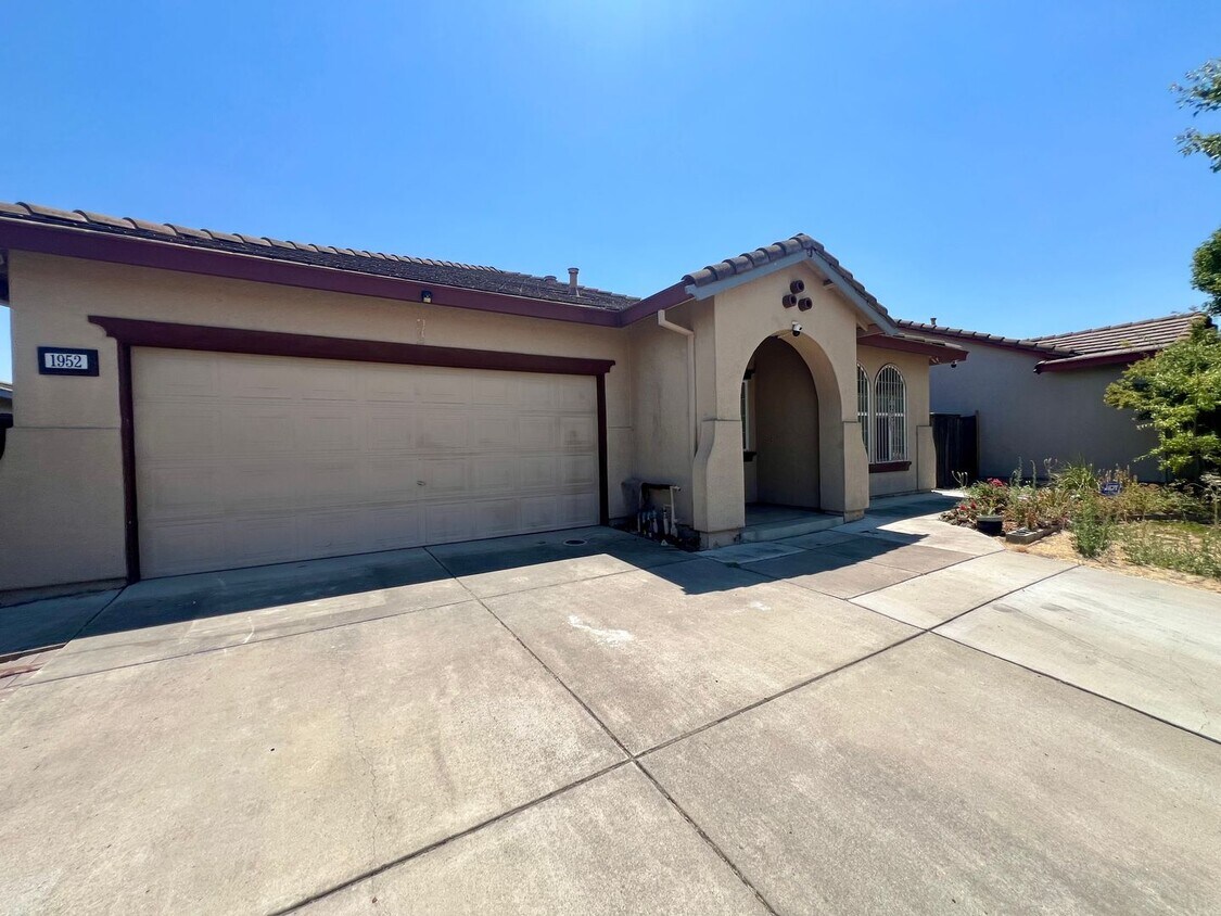 Foto principal - Spacious and Sparkling with New Paint 3 be...