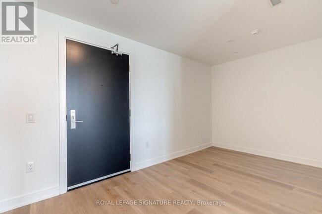 Building Photo - 3009 Novar Rd