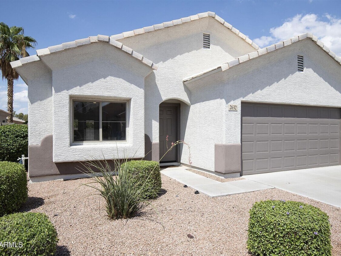 Foto principal - 2632 E Hidalgo Ave