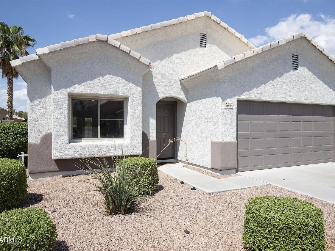 Primary Photo - 2632 E Hidalgo Ave