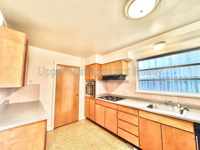 Foto del edificio - 2655 Hyman Pl