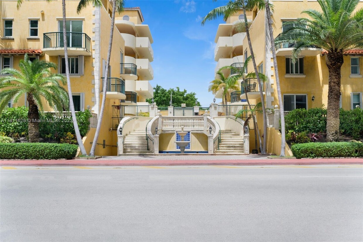 Foto principal - 8888 Collins Ave