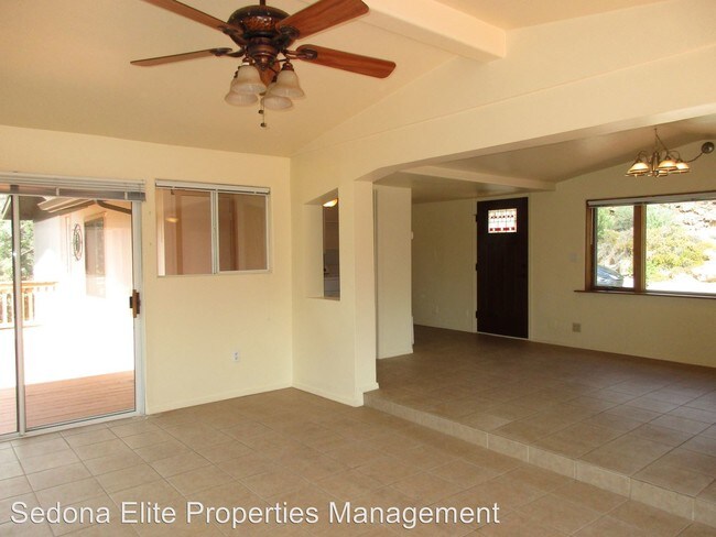 Building Photo - 2 br, 1 bath House - 975 JULIE LANE