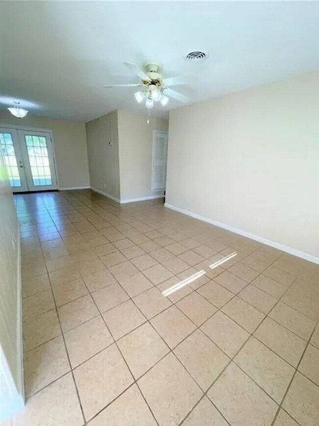 Foto del edificio - Stylish, Updated, Three Bedroom Home in the heart of Euless