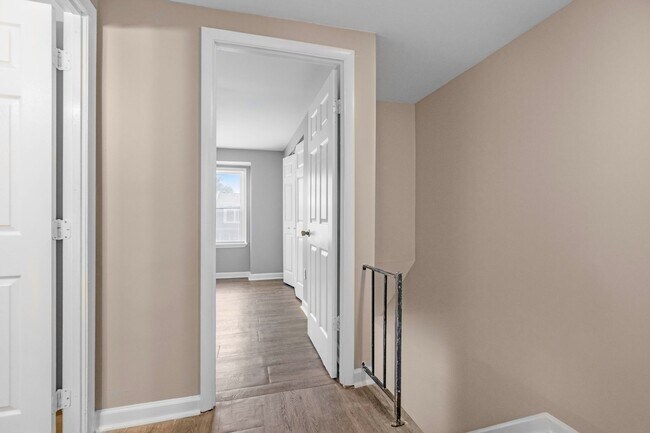 Building Photo - Beautiful 3BR/1BA Townhome in Severn!