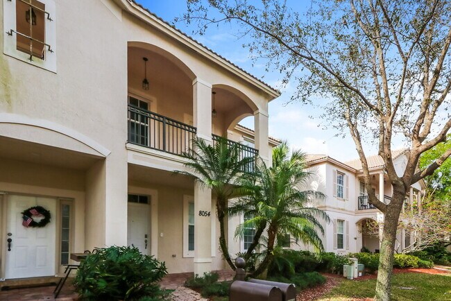 Foto del edificio - 8054 Murano Cir