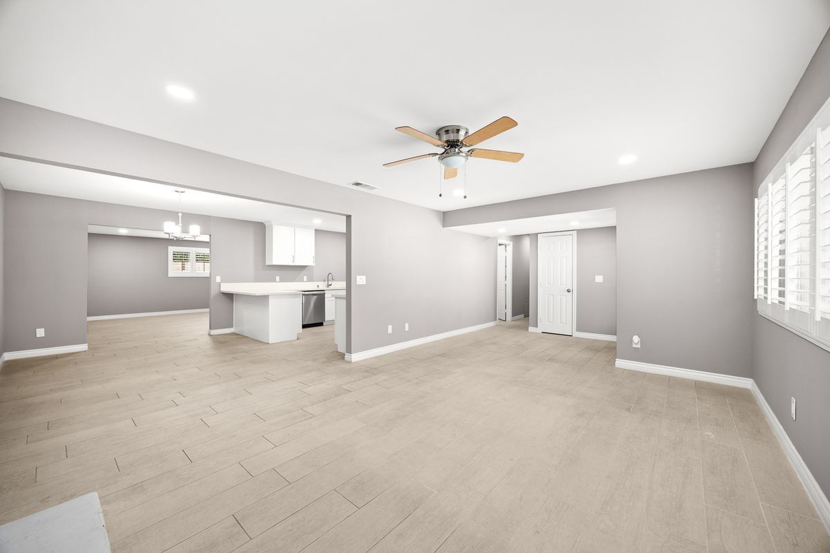 Building Photo - 1641 N Maywood Ave