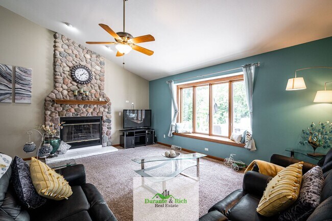 Foto del edificio - Beautiful 3 bedroom 2 Bath in the Perfect Location!!