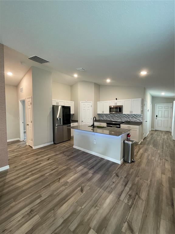 Foto del edificio - 7838 Peace Lily Ave