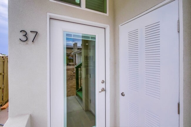 Interior Photo - The Royal of Rancho Penasquitos