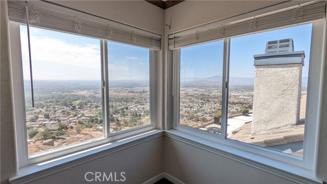 Building Photo - 7380 Live Oak Dr