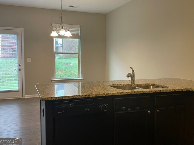 Building Photo - 1313 Bass Ln