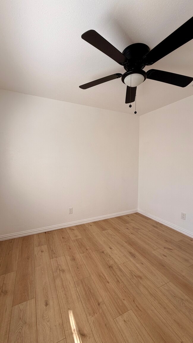 Foto del edificio - 3416 Sunnydale Ln