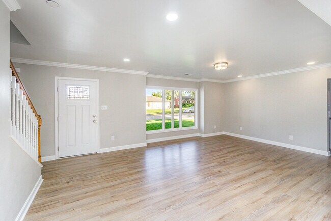 Foto del edificio - 358 Sheridan Dr