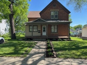 Building Photo - 423 Nicollet Ave