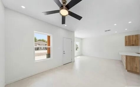 Foto del edificio - 4984 Alexa Rd