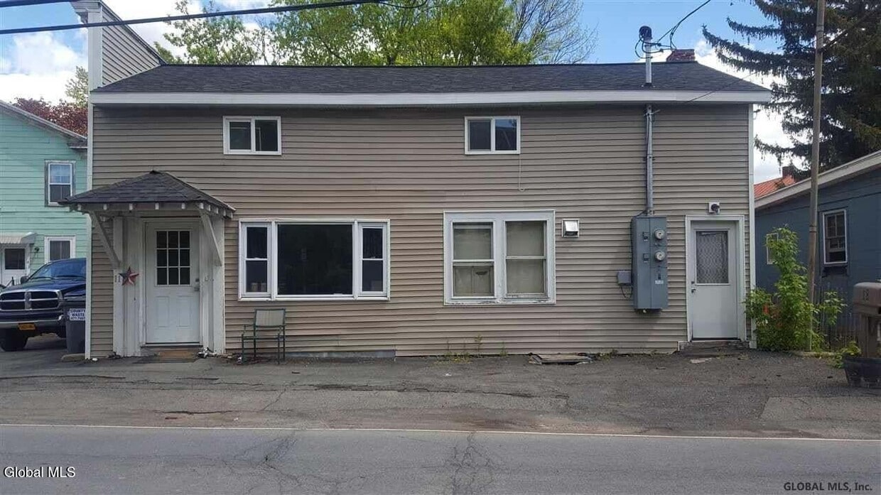 Primary Photo - 11 Chatham St