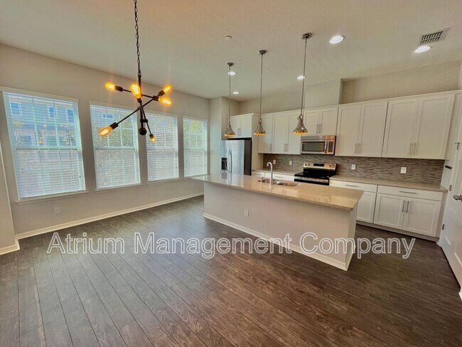 Building Photo - 865 Taramundi Dr