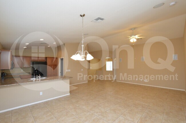 Foto del edificio - 4193 E Sandy Way