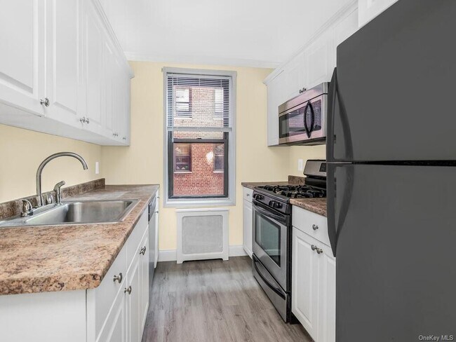 Foto del edificio - 555 McLean Ave