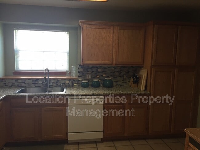 Foto del edificio - 4963 Stoneback Dr W