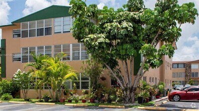 Building Photo - 110 Royal Palm Rd