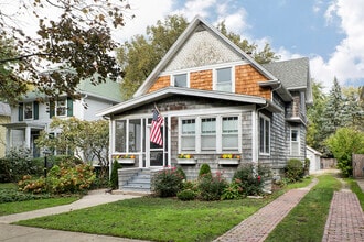 Building Photo - 1121 Grant St
