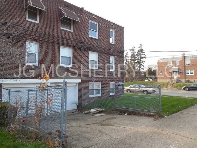 Building Photo - TWO BEDROOM IN NORTHEAST