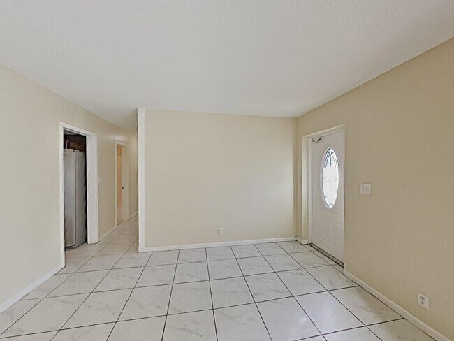 Foto del edificio - 7805 NW 40th St