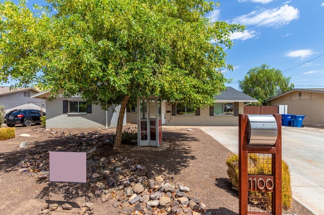 Building Photo - 1100 W 12th St