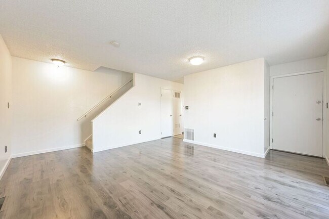 Foto del edificio - 8003 Wolff St