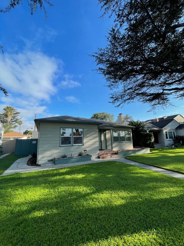 Primary Photo - 2 Bedroom 1 Bath for rent in Oxnard