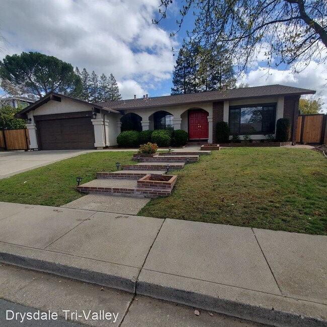 Building Photo - 3 br, 2.5 bath House - 1863 Yolanda Circle