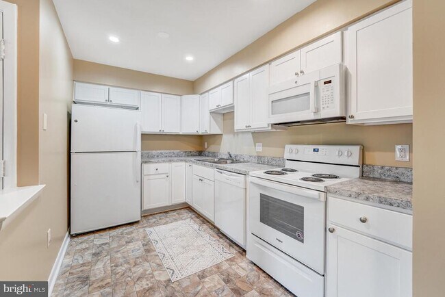Building Photo - 308 Walnut Ct Way
