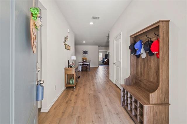 Foto del edificio - 742 Buttercup Dr