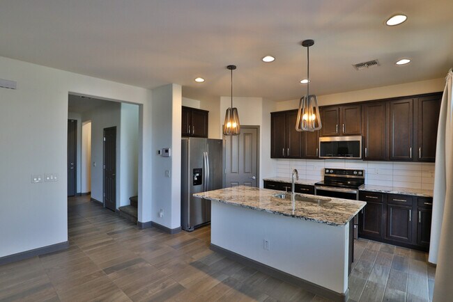Building Photo - 9842 E Palladium Dr