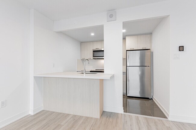 Building Photo - 191 Sherbourne St