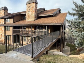 Building Photo - 3615 N Wolf Ldg Dr