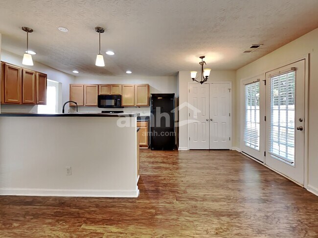 Foto del edificio - 307 Meadows Ln