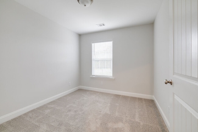 Building Photo - 48 Belleau Woods Cir
