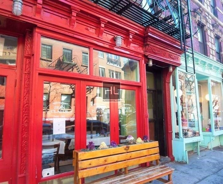 Primary Photo - 8 Jones St